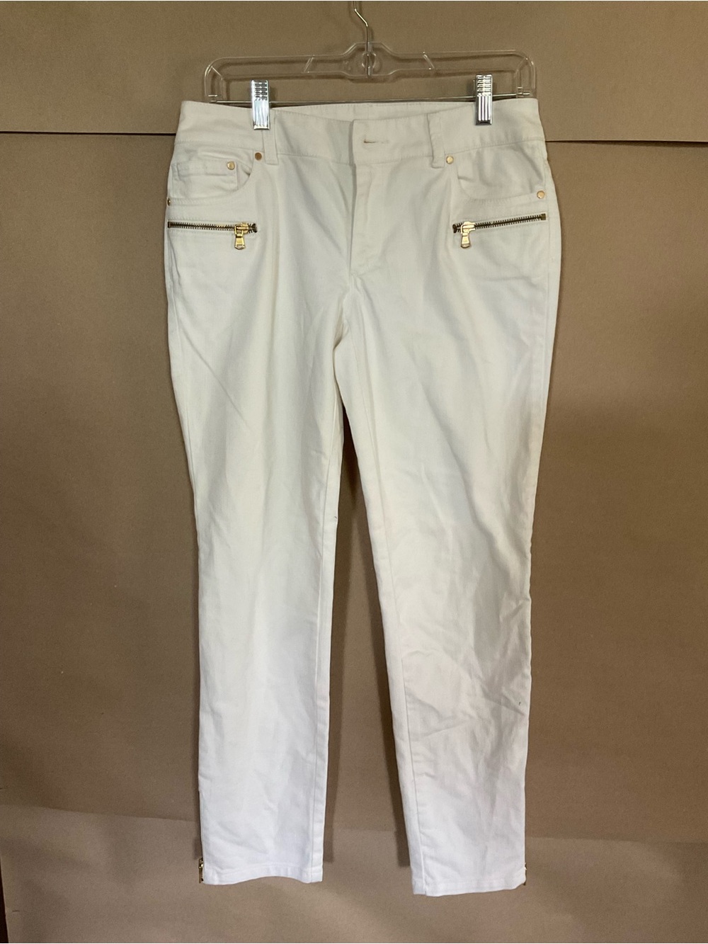Chico’s Black Label White Zipper Pocket Skinny Pants. Size 00